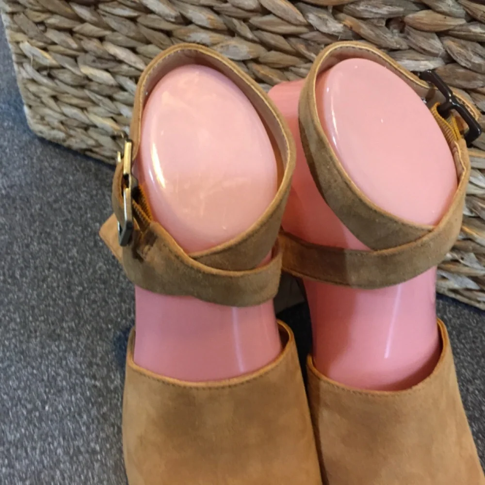 Diane Von Furstenberg Tan Suede Heels